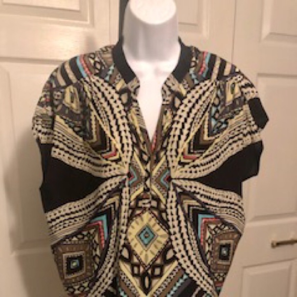 100% silk like new blouse black gray turquoise sz medium vneck geometric Indian